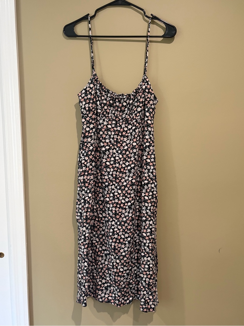 Floral Smocked Cami Midi Dress in Black Large Tie Front
